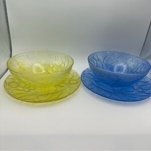 1970s Frosted Yellow & Blue Raised Grape Cluster Set of 4 (2 Plates & 2 Bowls)